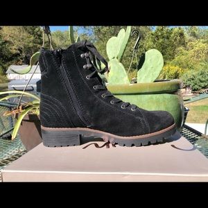 Crown vintage shoes (new with tags)